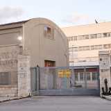 La stazione � ospitata all�interno dei capannoni della Guardia Costiera, situata nei pressi del molo San Cataldo